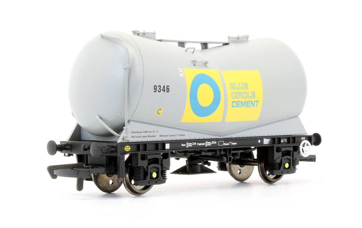 Pre-Owned R6253A Set Of 3 VEE Tank Wagons 'Blue Circle Cement'