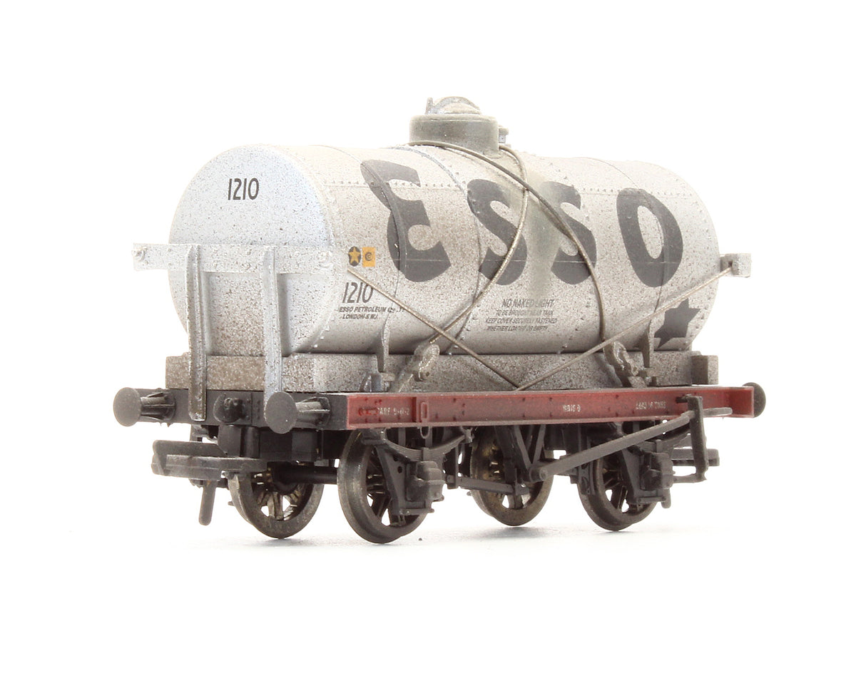 Pre-Owned 14 Ton Tank Wagon With Large Filler 'Esso' - Custom Weathered