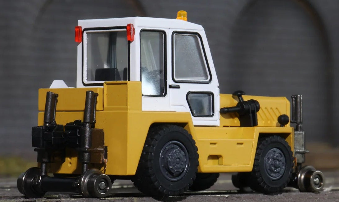 01142003E Road-Rail Vehicle Yellow (Small Windows) - DCC Fitted