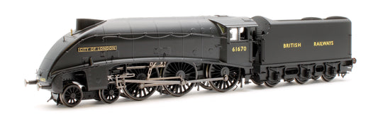 Class B17/5 4-6-0 61670 'City of London' BR Steam Locomotive