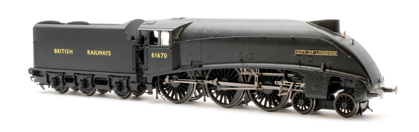 Class B17/5 4-6-0 61670 'City of London' BR Steam Locomotive