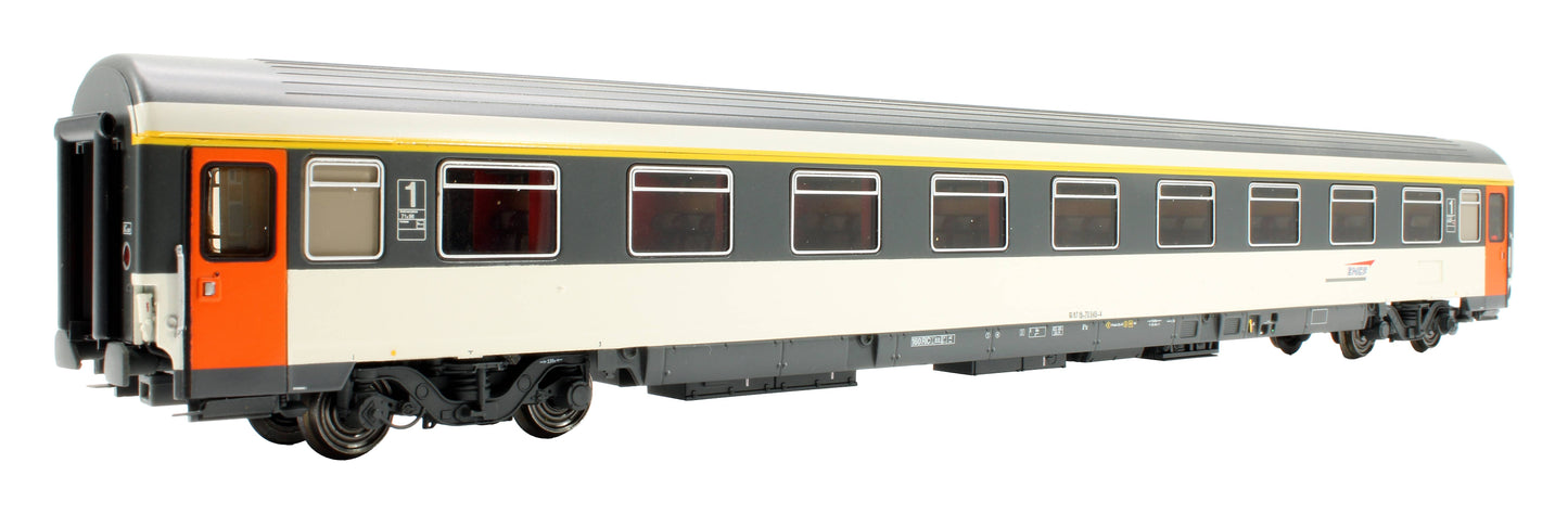 Pre-Owned 40357 SNCF 1st Class Coach '61 87 19-70 949-4'