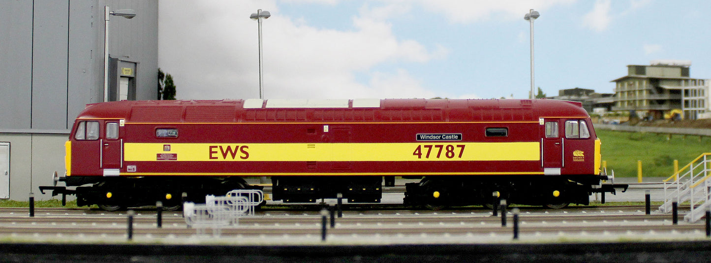 R30541 RailRoad Class 47/7 EWS 47787 'Windsor Castle' Diesel Locomotive