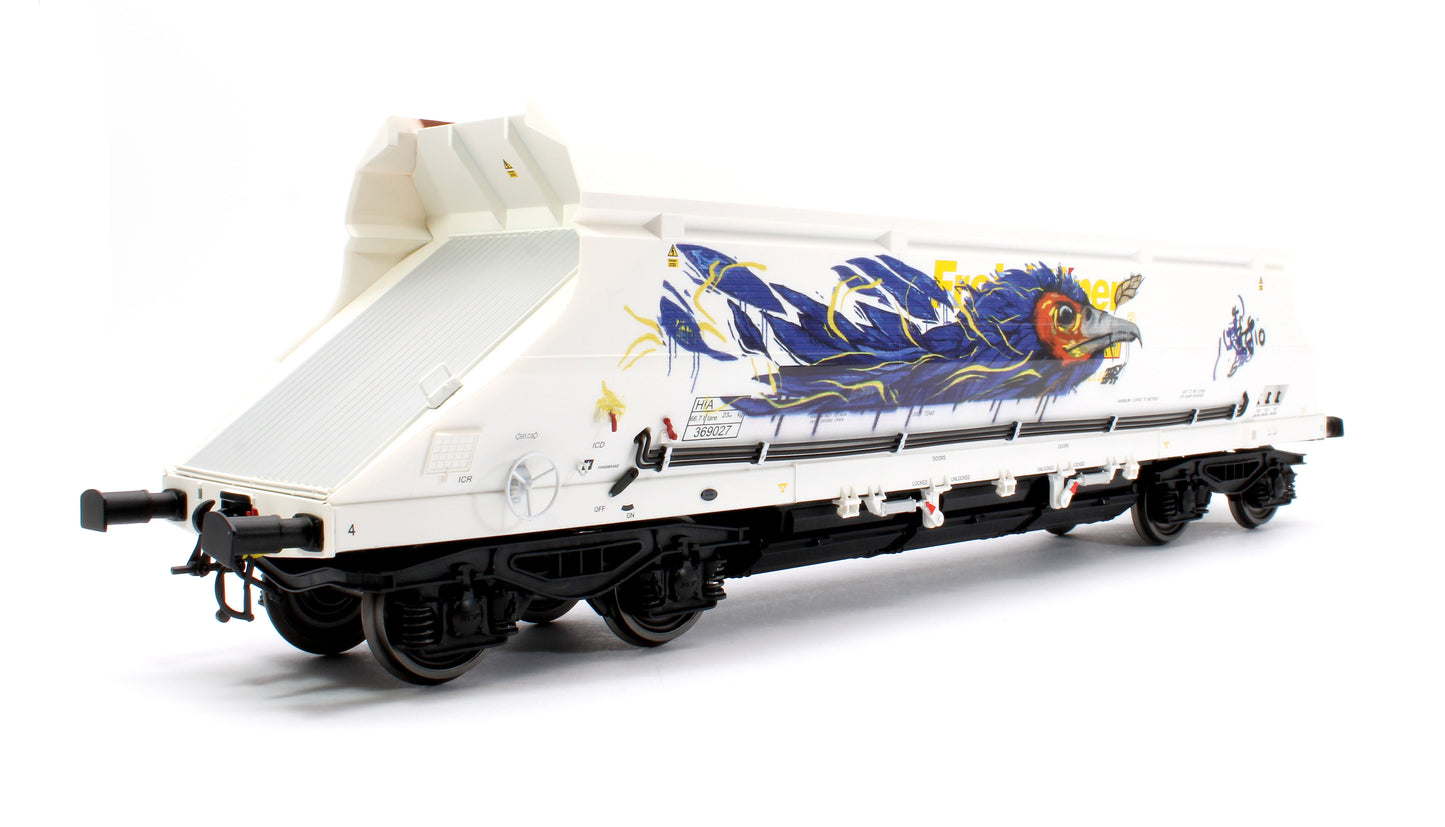 HIA Freightliner White Heavy Haul Limestone Hopper 369027 Graffiti