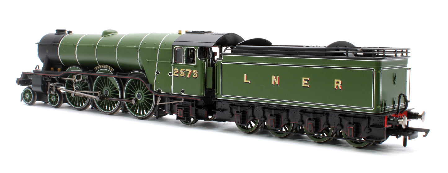 Pre-Owned Class A3 No.2573 'Harvester' (diecast footplate and flickering firebox) LNER Green Steam Locomotive