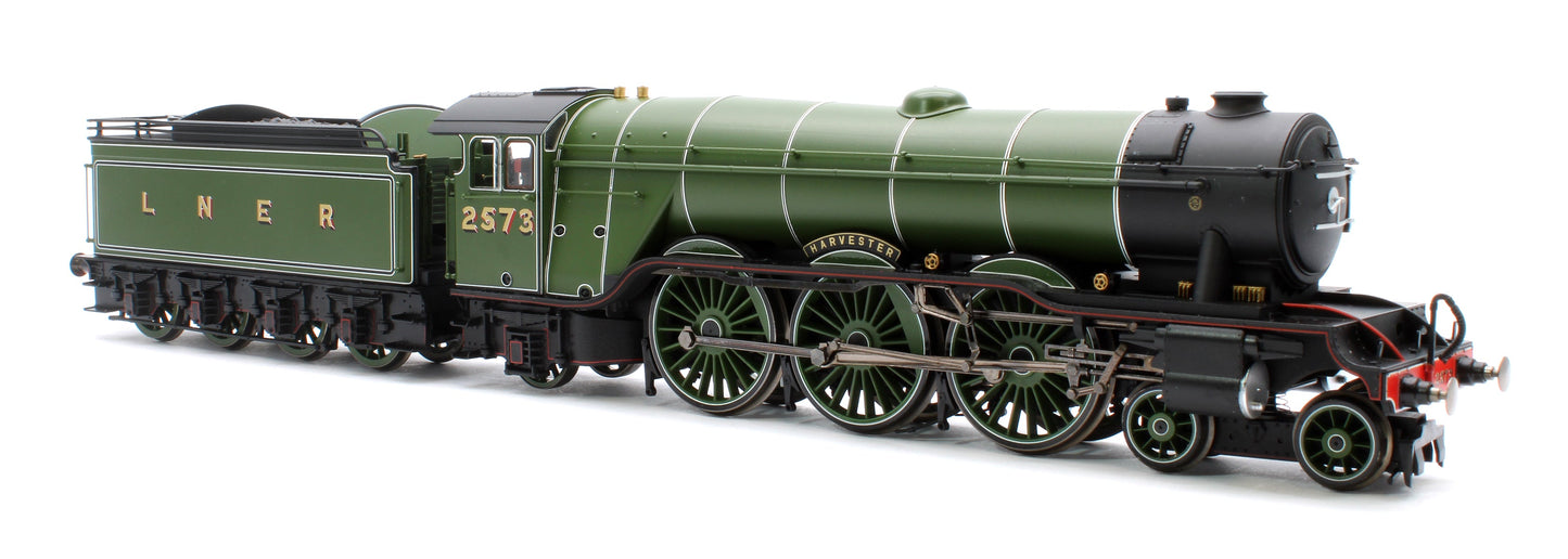 Pre-Owned Class A3 No.2573 'Harvester' (diecast footplate and flickering firebox) LNER Green Steam Locomotive