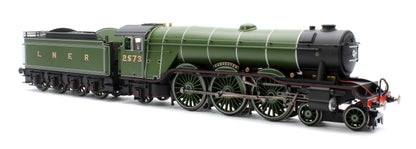 Class A3 No.2573 'Harvester' (diecast footplate and flickering firebox) LNER Green Steam Locomotive