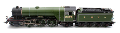 Class A3 No.2573 'Harvester' (diecast footplate and flickering firebox) LNER Green Steam Locomotive