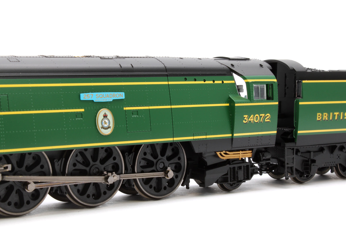 Battle of Britain Class 4-6-2 34072 "257 Squadron" SR Malachite Green Steam Locomotive