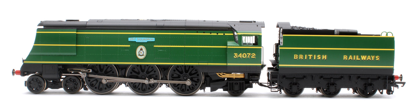 Pre-Owned R30129 Battle of Britain Class 4-6-2 34072 "257 Squadron" SR Malachite Green Steam Locomotive - DCC Fitted