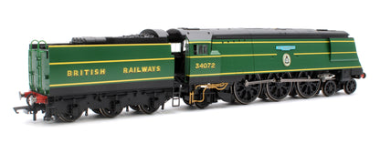 Pre-Owned R30129 Battle of Britain Class 4-6-2 34072 "257 Squadron" SR Malachite Green Steam Locomotive - DCC Fitted