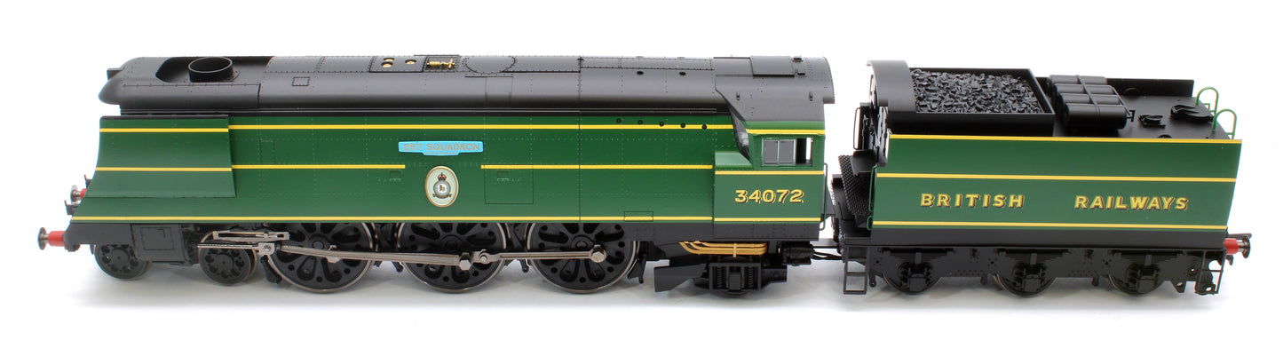 Battle of Britain Class 4-6-2 34072 "257 Squadron" SR Malachite Green Steam Locomotive