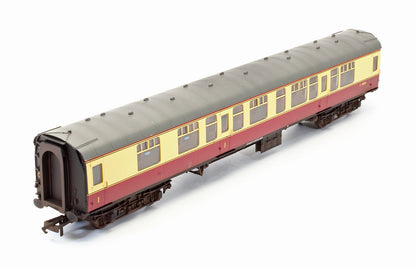 Pre-Owned BR Crimson & Cream MK1 Corridor Composite Coach 'E15058' - Custom Weathered