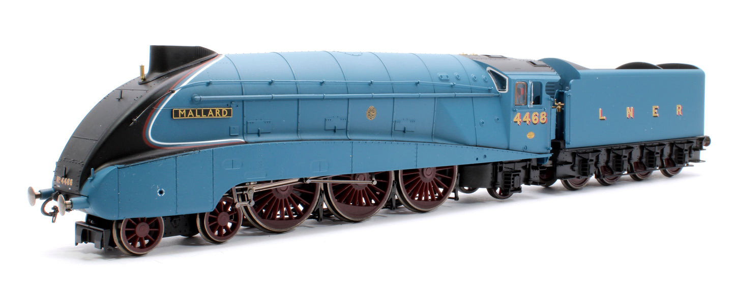 Pre-Owned R3676 Class A4 LNER Blue 'Mallard' No.4468 Steam Locomotive - DCC Sound