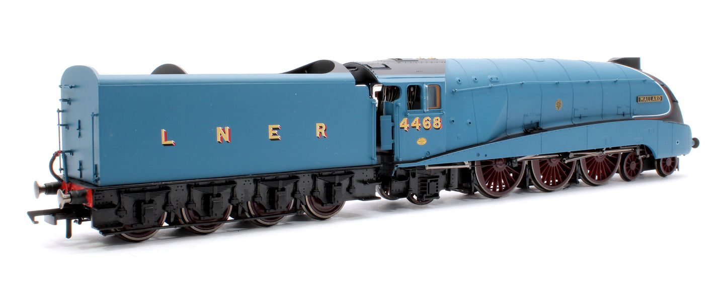 Pre-Owned R3676 Class A4 LNER Blue 'Mallard' No.4468 Steam Locomotive - DCC Sound