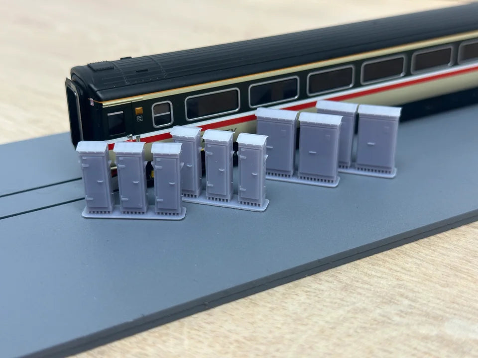 TT:120 Gauge Lineside Cabinets V2 (Pack of 10) - Unpainted Model Kit