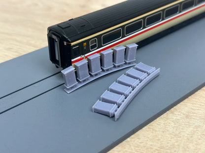 TT:120 Gauge Lineside Cabinets V1 (Pack of 12) - Unpainted Model Kit