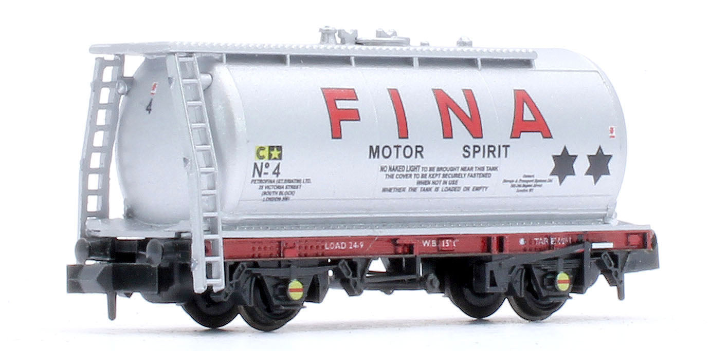 NR76P N Gauge Tank Wagon 15ft WB Fina Motor Spirit No. 4