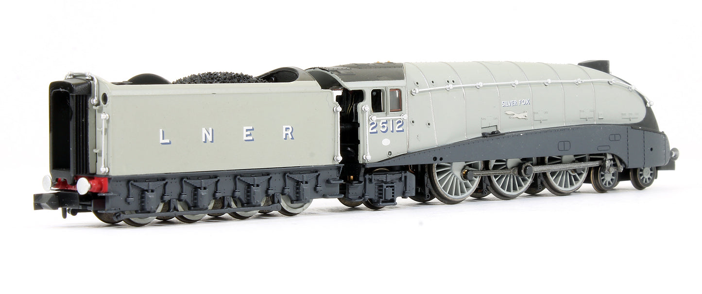 Pre-Owned 2S-008-011 A4 Valanced Silver Fox 2512 Silver Grey LNER Steam Locomotive