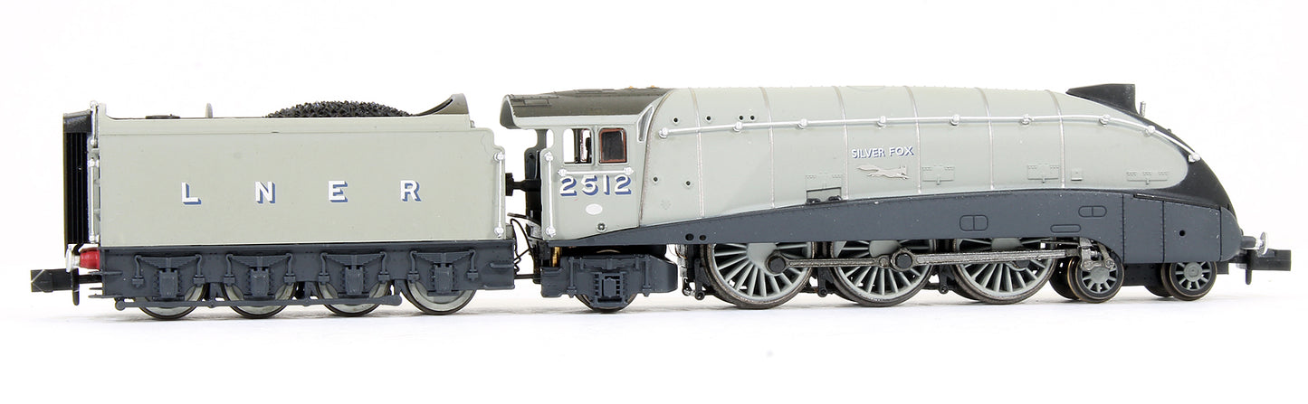 Pre-Owned 2S-008-011 A4 Valanced Silver Fox 2512 Silver Grey LNER Steam Locomotive