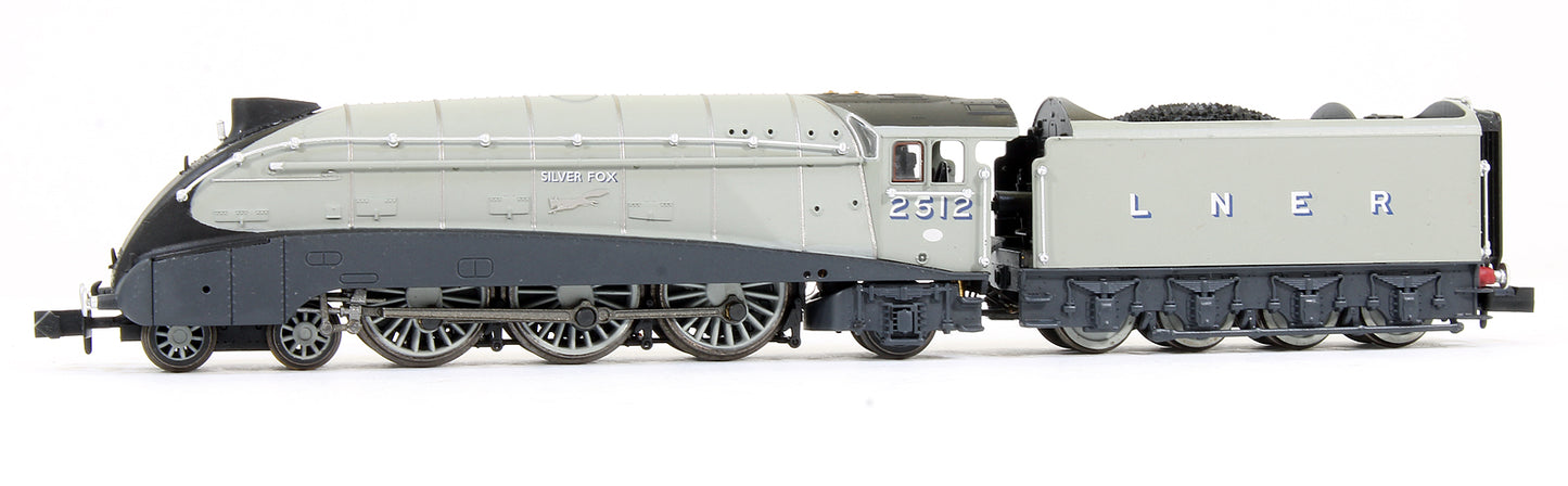 Pre-Owned 2S-008-011 A4 Valanced Silver Fox 2512 Silver Grey LNER Steam Locomotive