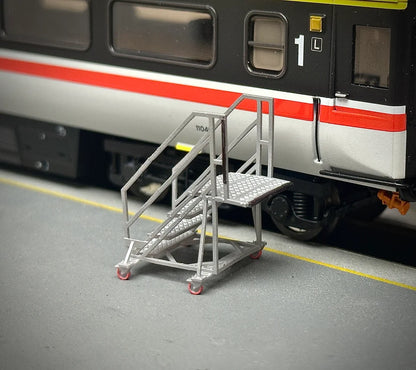 OO Gauge Portable Steps (Pack of 2) - Unpainted