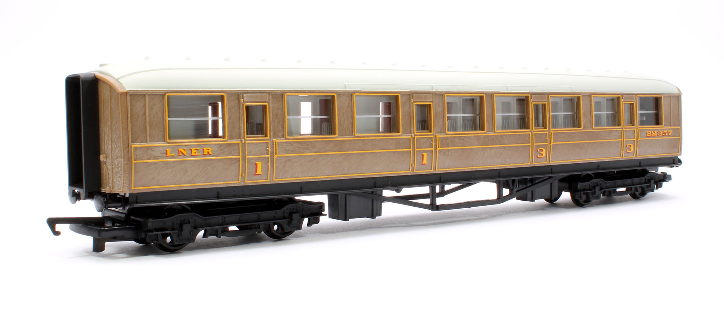 RailRoad Composite Coach LNER 22357