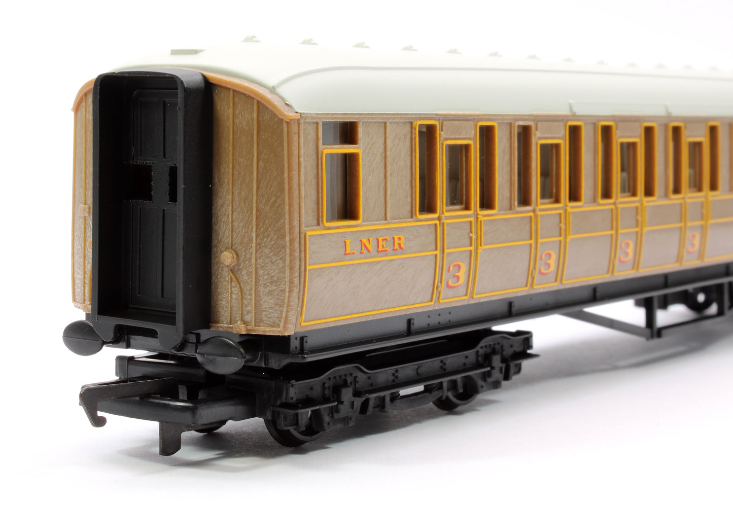 RailRoad Composite Coach LNER 22357