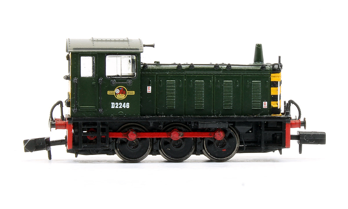 Pre-Owned BR Green Class 04 Diesel Shunter Locomotive D2246 With Wasp Stripes - DCC Fitted