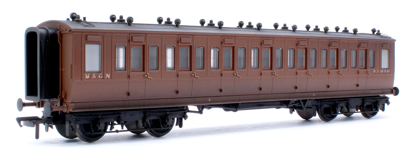 Pre-Owned Custom Weathered LNWR 50ft Arc Roof Third Corridor M&GN Brown No.81040