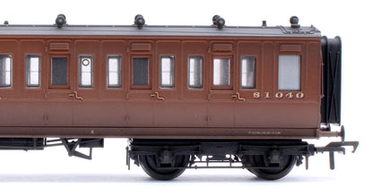 Pre-Owned Custom Weathered LNWR 50ft Arc Roof Third Corridor M&GN Brown No.81040