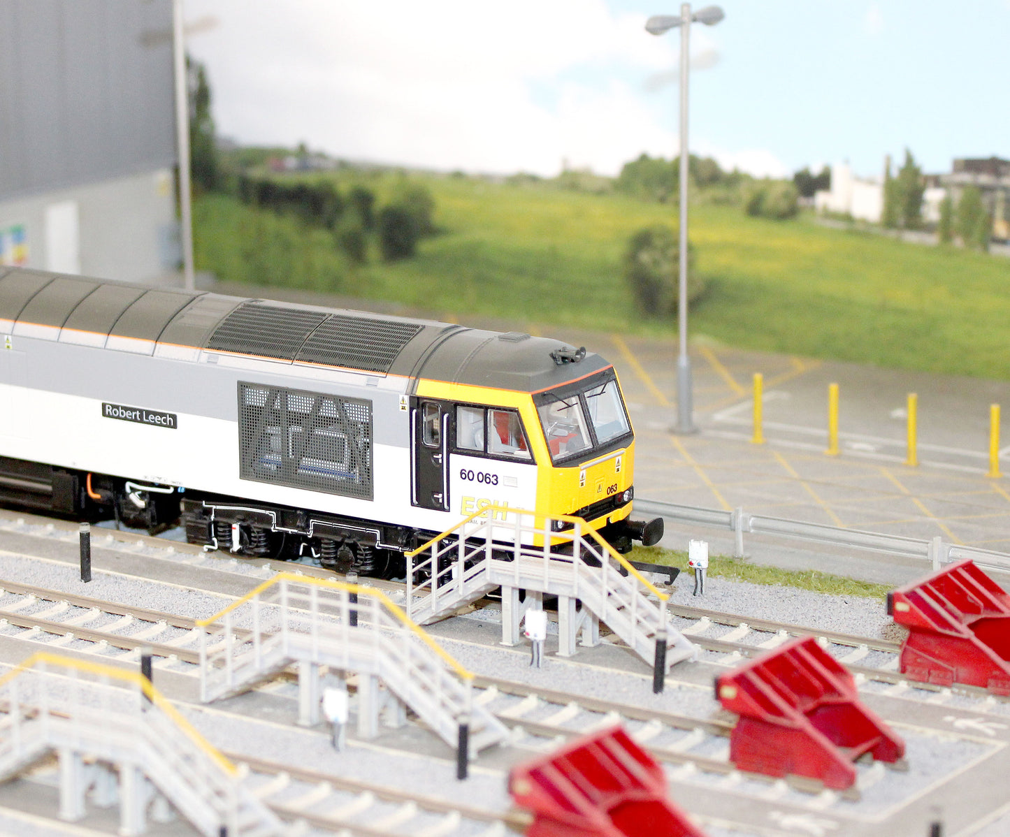 Bespoke Class 60 60063 'Robert Leech' ESH Rail Services Grey Diesel Locomotive - DCC Sound - Expert Rails Bespoke Re-livery