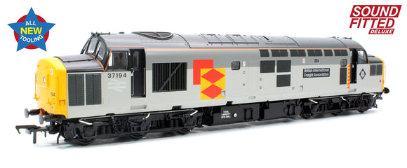 Class 37/0 Centre Headcode 37194 'British Int. Freight Assoc.' BR RF Diesel Locomotive (Deluxe DCC Sound)