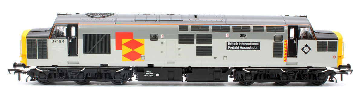 35-307SFX Pre-Owned Class 37/0 Centre Headcode 37194 'British Int. Freight Assoc.' BR RF Diesel Locomotive (Deluxe DCC Sound)