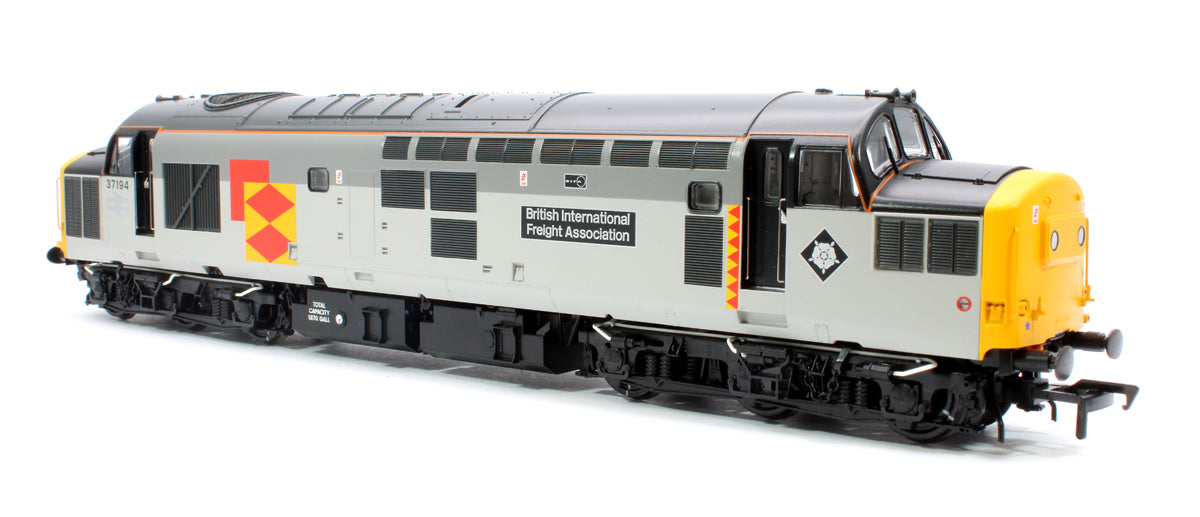 35-307SFX Pre-Owned Class 37/0 Centre Headcode 37194 'British Int. Freight Assoc.' BR RF Diesel Locomotive (Deluxe DCC Sound)