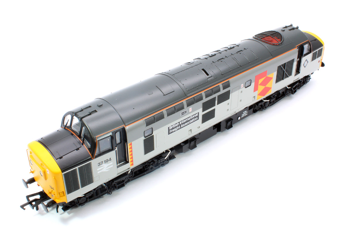Pre-Owned 35-307 Class 37/0 Centre Headcode 37194 'British Int. Freight Assoc.' BR RF Diesel Locomotive - DCC Fitted