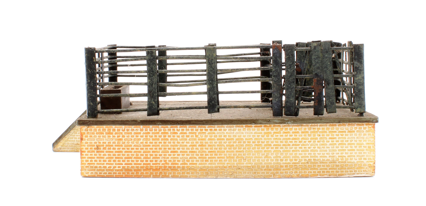 Pre-Owned 44-003 Cattle Dock