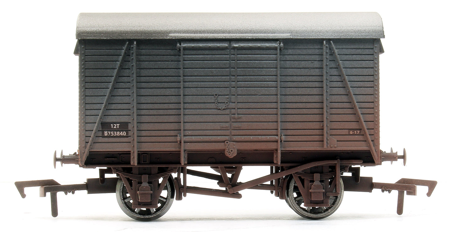Pre-Owned 4F-021-028 Box Van BR 753840 - Weathered