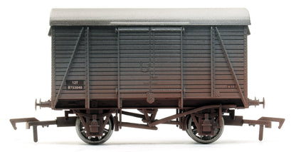 Pre-Owned 4F-021-028 Box Van BR 753840 - Weathered