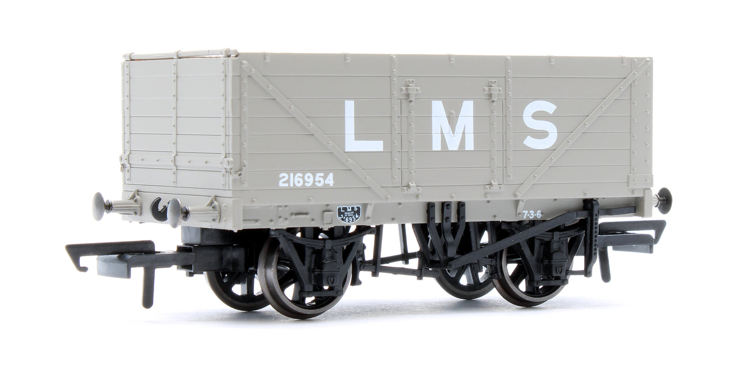 Set of 4 7 Plank Wagons LMS 216954