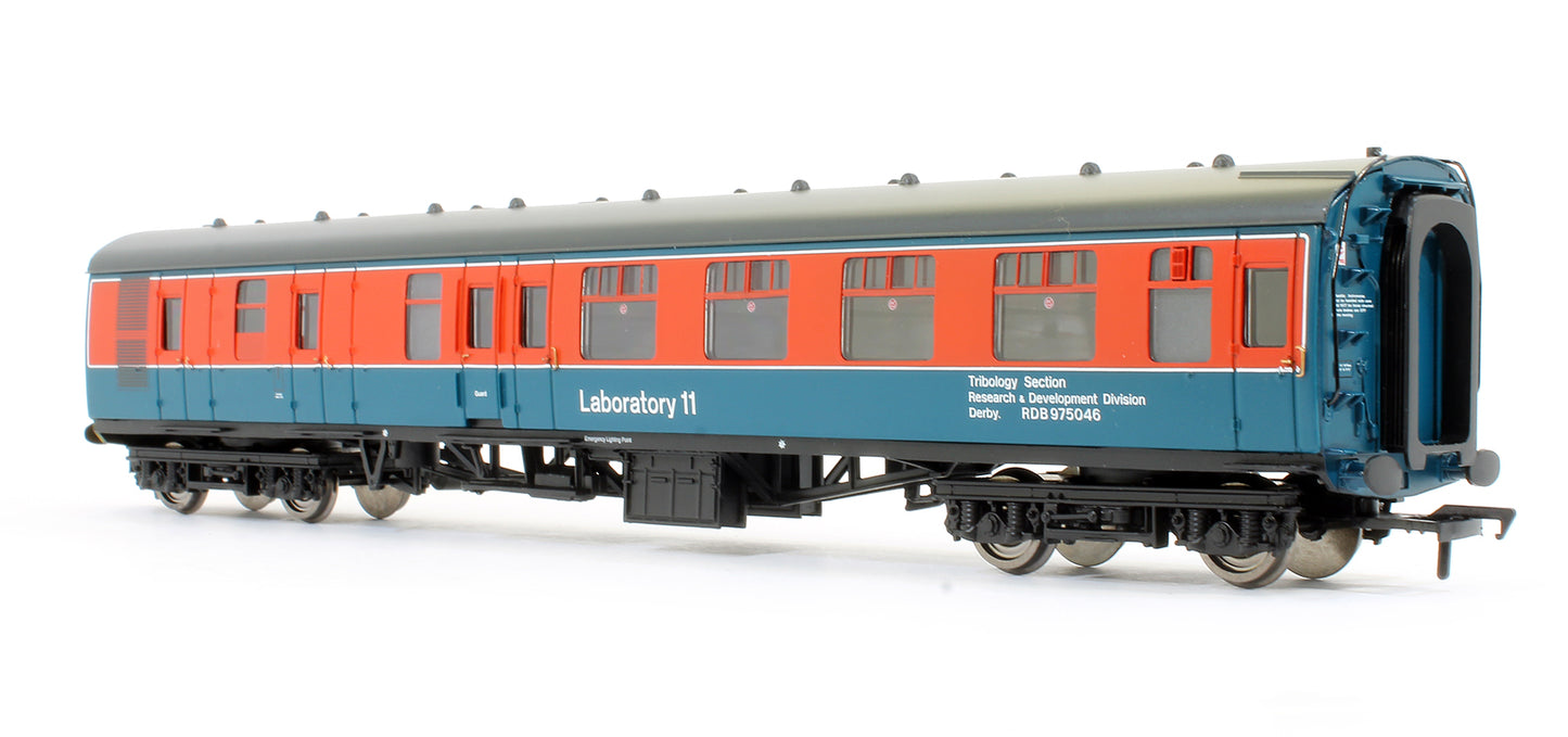 Pre-Owned MK1 RTC Coach Twin Pack Laboratory 10 & 11 (Exclusive Edition)