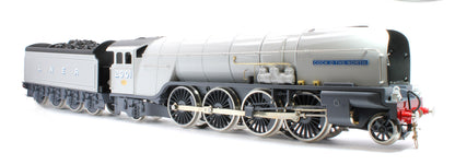 E/36-A3-CN P2 Class Non-Streamlined "Cock O The North" 2-8-2 Two Tone Grey No. 2001 Steam Locomotive