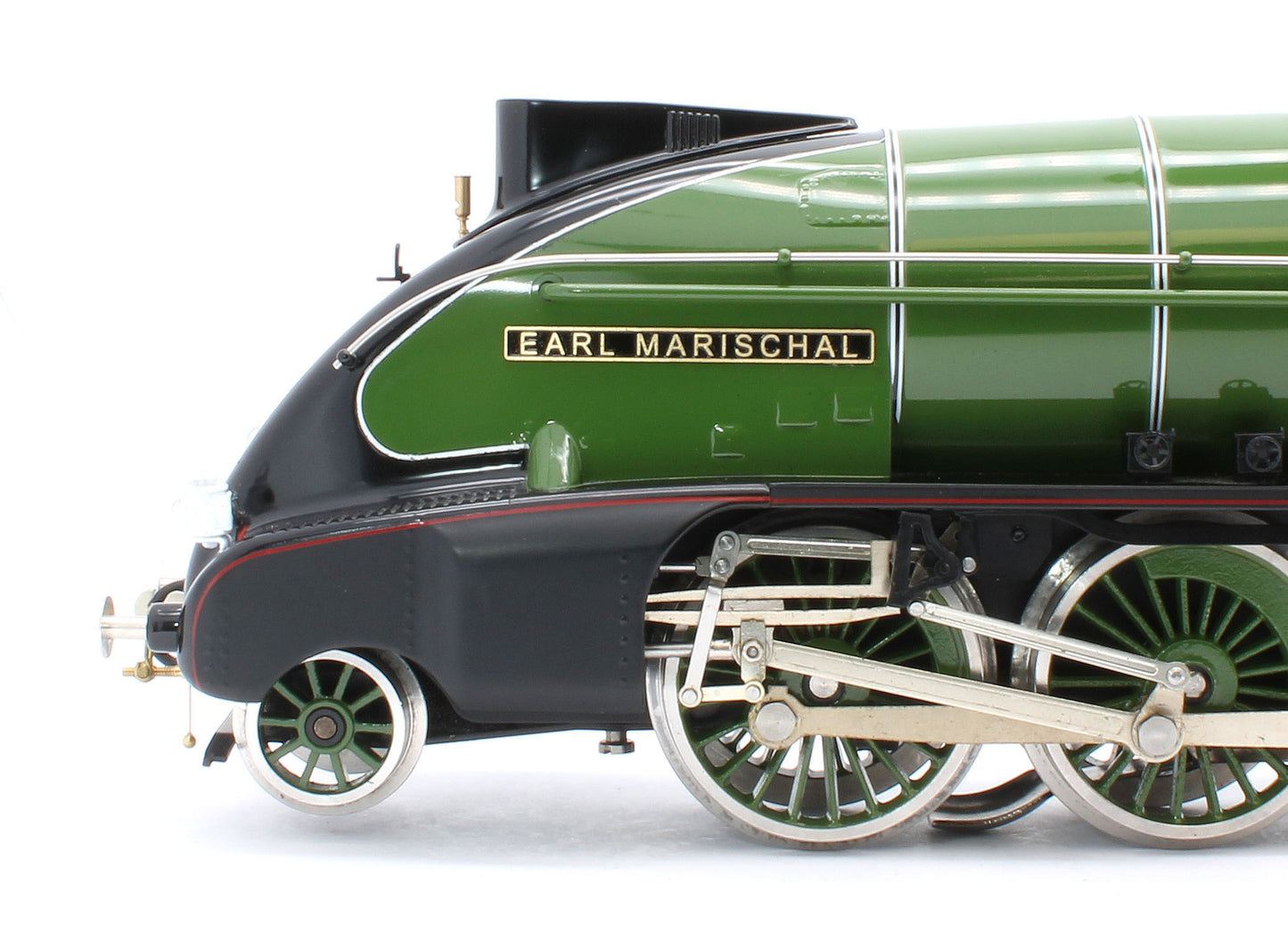E/36-B1-EM P2 Class Streamlined "Earl Marischal" 2-8-2 LNER Lined Apple Green No. 2002 Steam Locomotive