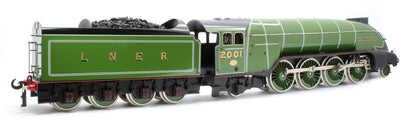 E/36-B1-CN P2 Class Streamlined "Cock O The North" 2-8-2 LNER Lined Apple Green No. 2001 Steam Locomotive