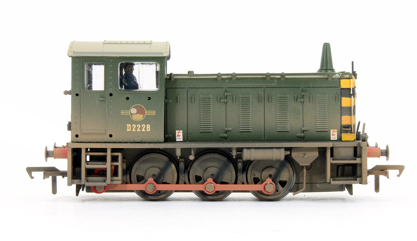 Pre-Owned Class 04 'D2228' BR Green Diesel Shunter Locomotive (Weathered)