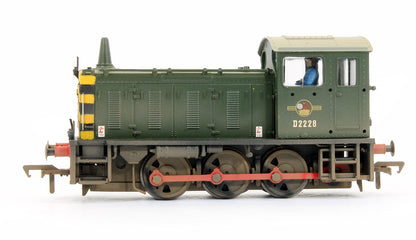 Pre-Owned Class 04 'D2228' BR Green Diesel Shunter Locomotive (Weathered)