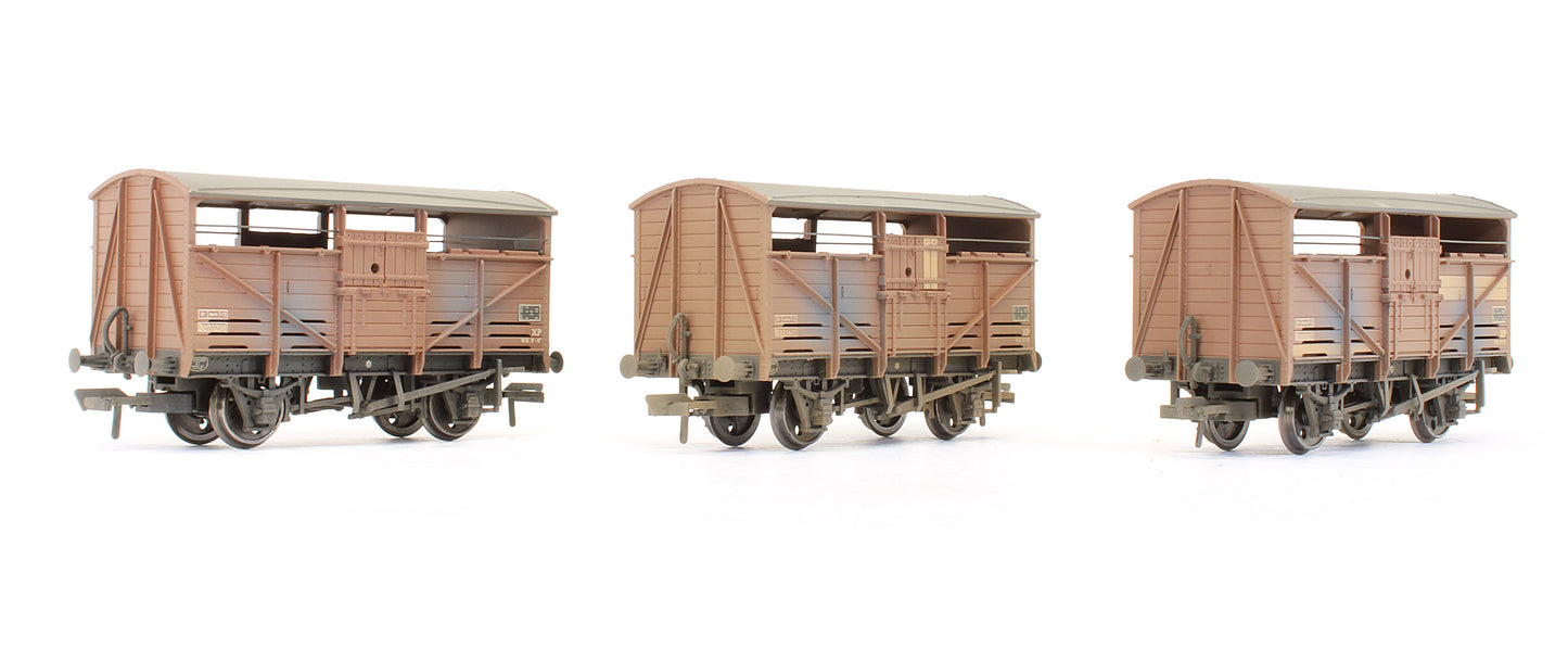 Pre-Owned Set Of 3 BR Bauxite 8 Ton Cattle Wagons - Weathered