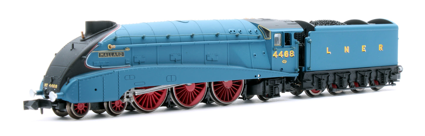 A4 Valanced Mallard 4468 Garter Blue & 4 Gresley Teak Coaches - DCC Fitted