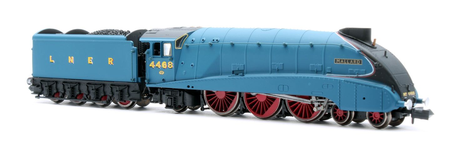 A4 Valanced Mallard 4468 Garter Blue & 4 Gresley Teak Coaches - DCC Fitted