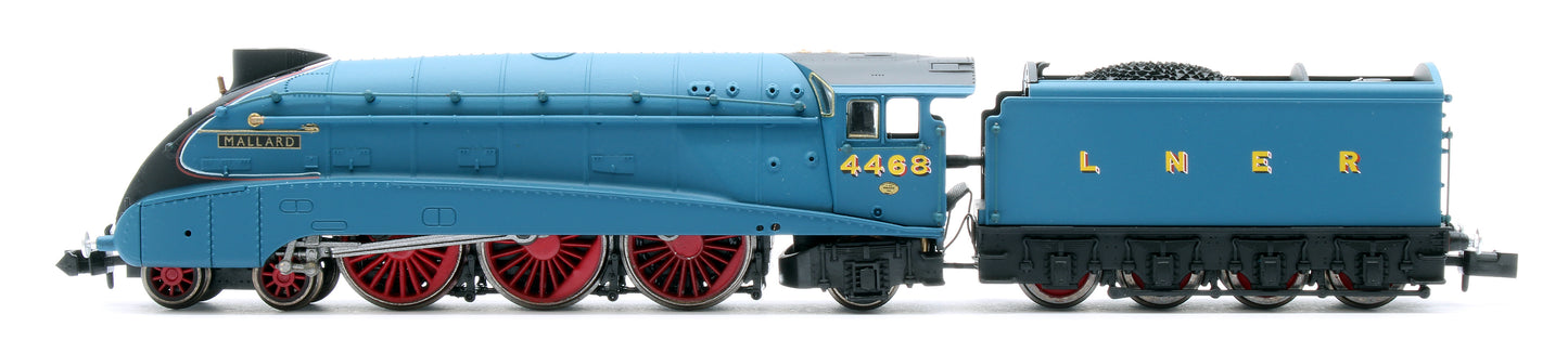 A4 Valanced Mallard 4468 Garter Blue & 4 Gresley Teak Coaches - DCC Fitted